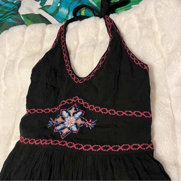 GUC Hollister XS Black Boho Halter Embroidered Low Back Spring Summer Goth Dress - Picture 7 of 10